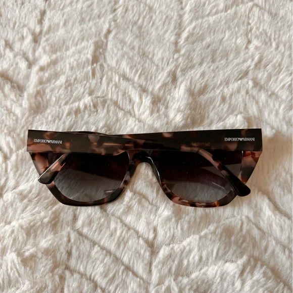 EMPORIO ARMANI
EA4178 SUNGLASSES - Picture 5 of 7